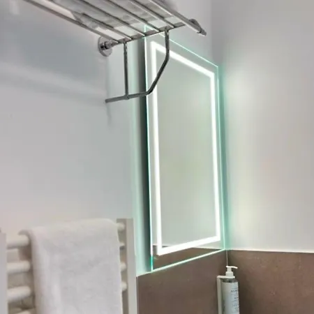 Nora 1 تْشيفيتانوفا ماركي